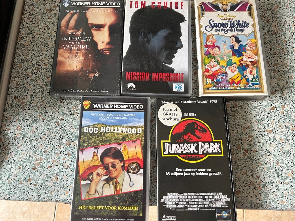 Vhs films pakket mj fox , jurassic park, snoe white en meer, Cd's en Dvd's, VHS | Film, Ophalen of Verzenden, Zo goed als nieuw