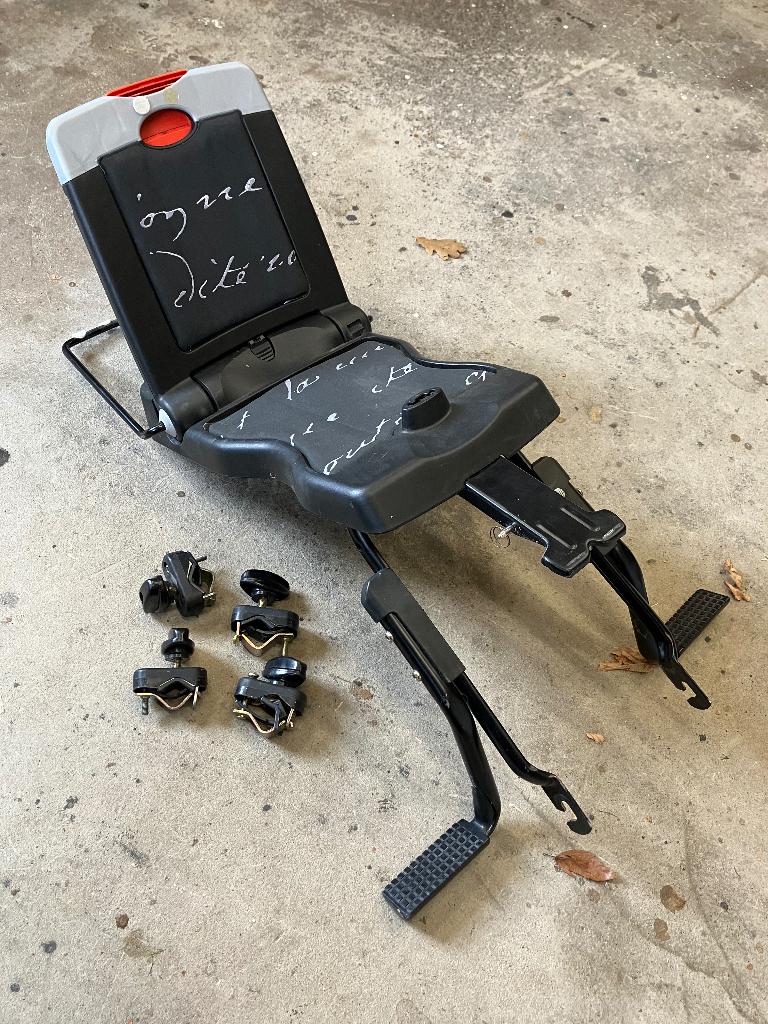 Gratis Bobike Junior Italic fietszitje zonder klikblok, Fietsen en Brommers, Fietsaccessoires | Fietsstoeltjes, Ophalen, Achterzitje