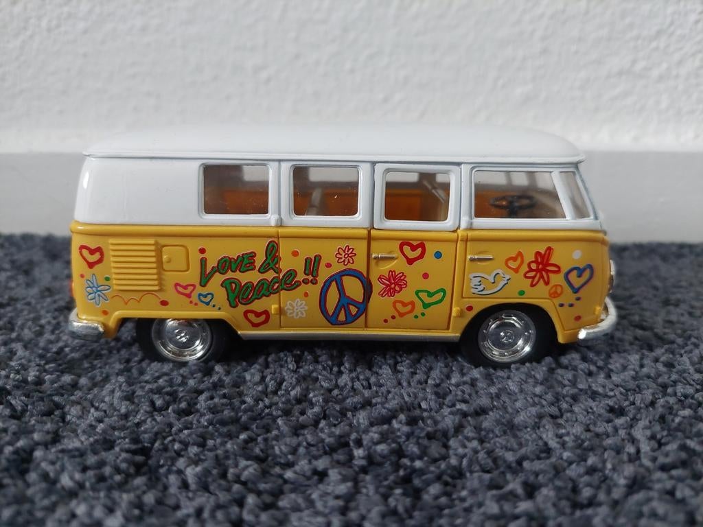 Volkswagen Classical Bus KT5060
Kinsmart. In goede staat
!, Ophalen of Verzenden, Bus of Vrachtwagen