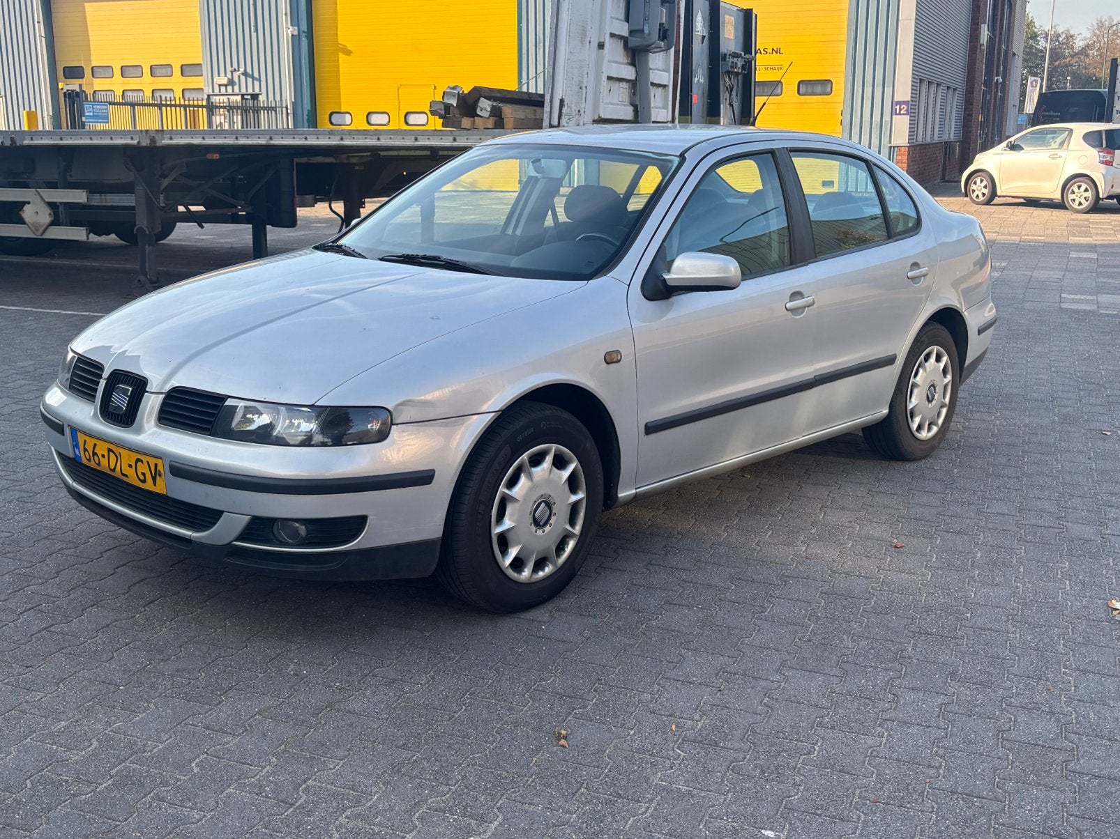 Seat Toledo 1.8 20V 92KW AUT 1999 Grijs nieuwe apk 7-10-2027, 4 cilinders, 1239 kg, Origineel Nederlands, 650 kg