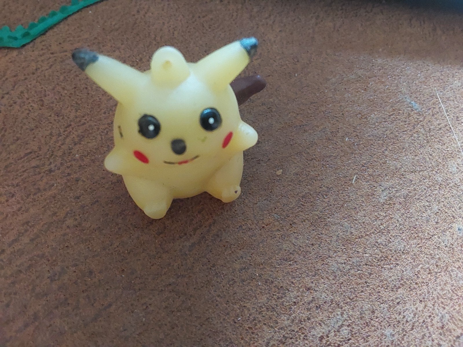 Pokemon pikachu plastic poppetje, Verzamelen, Poppetjes en Figuurtjes, Ophalen of Verzenden, Zo goed als nieuw