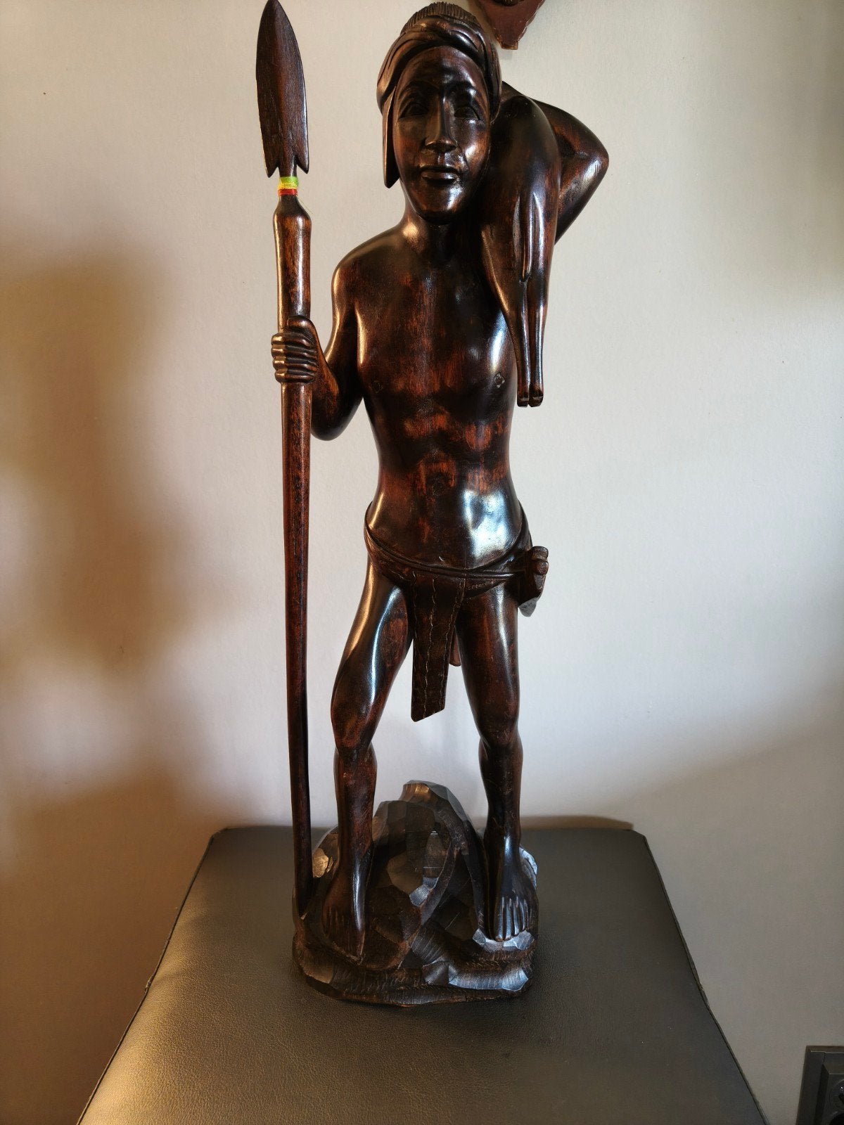 Groot Filipijns Igorot houtsnijwerk jager (61 cm), Hout, 61 cm, Bruin, Ophalen of Verzenden