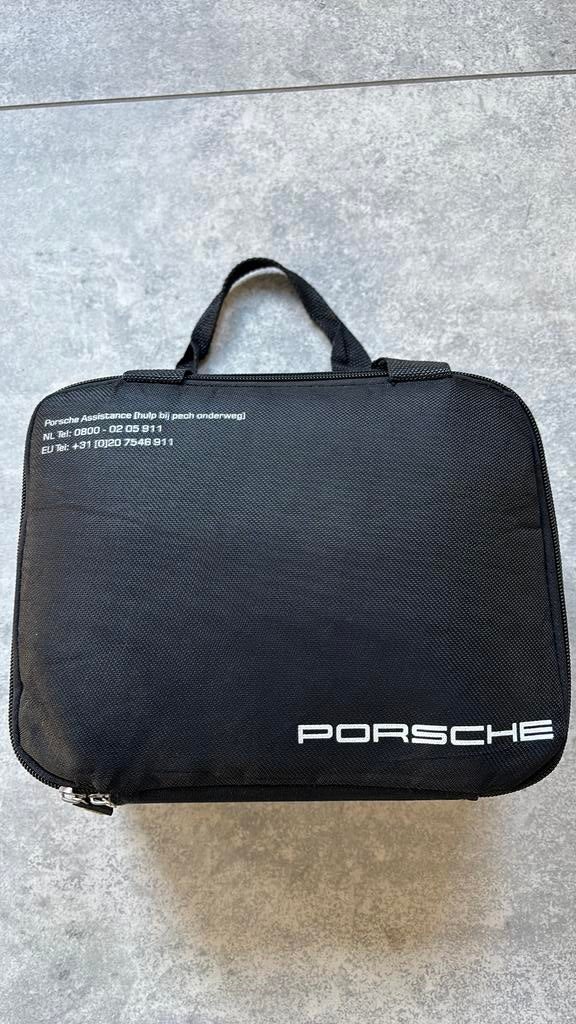 Porsche calamiteiten tas met hesjes ehbo zaklamp handschoene, Ophalen of Verzenden, Gebruikt