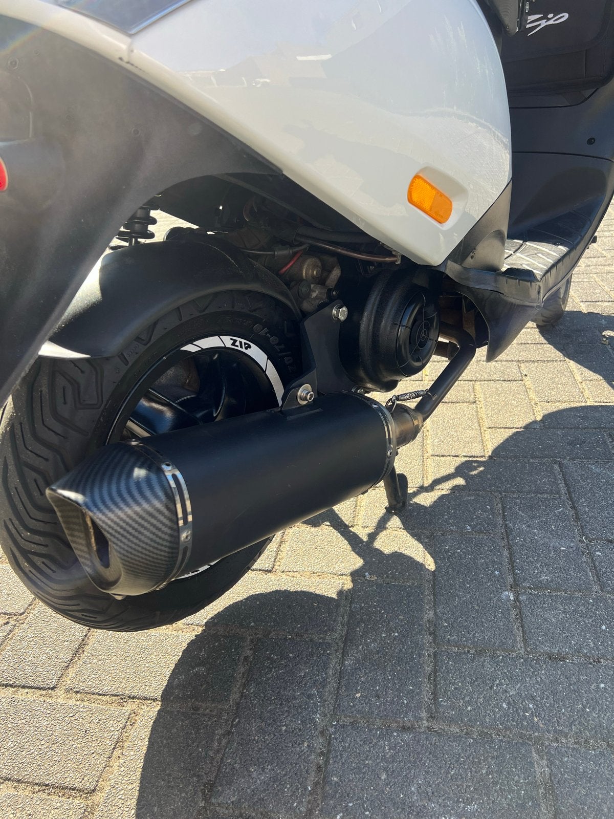 Sportuitlaat V2 Piaggio & Vespa 50cc 4T Euro 4/5 (zonder db-, Fietsen en Brommers, Ophalen, Zo goed als nieuw, Uitlaat, Piaggio