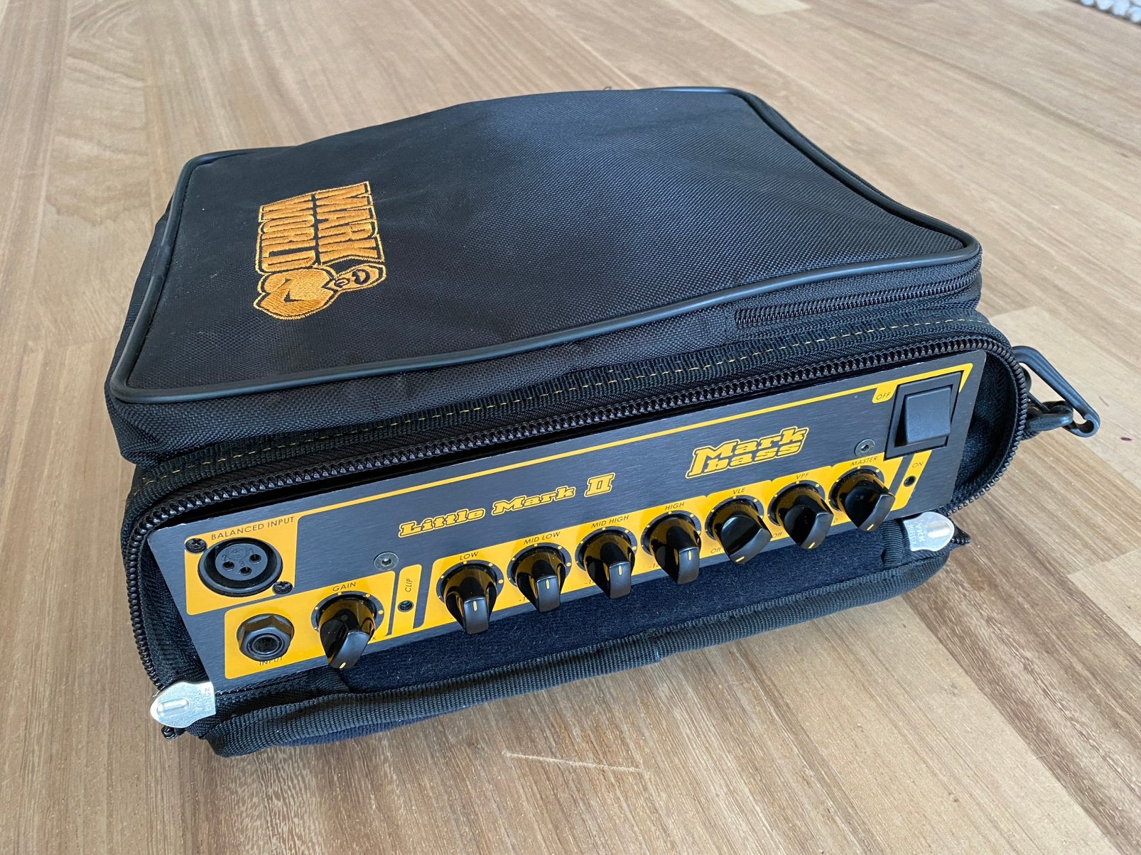 Markbass Little Mark basversterker 500W + draagtas., Ophalen of Verzenden, Gebruikt, 100 watt of meer