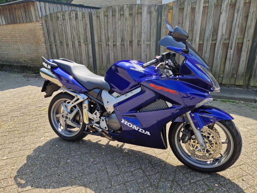 Honda vfr 800 vtec 2004 groot onderhoud gehad, Motoren, Occasion, 4 cilinders, Motorrijbewijs A, Meer dan 35 kW