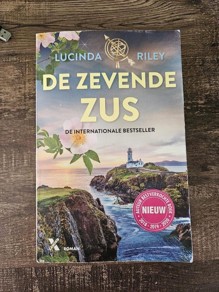 De zeven zussen deel 7, Boeken, Ophalen of Verzenden, Gelezen, Lucinda Riley, Nederland