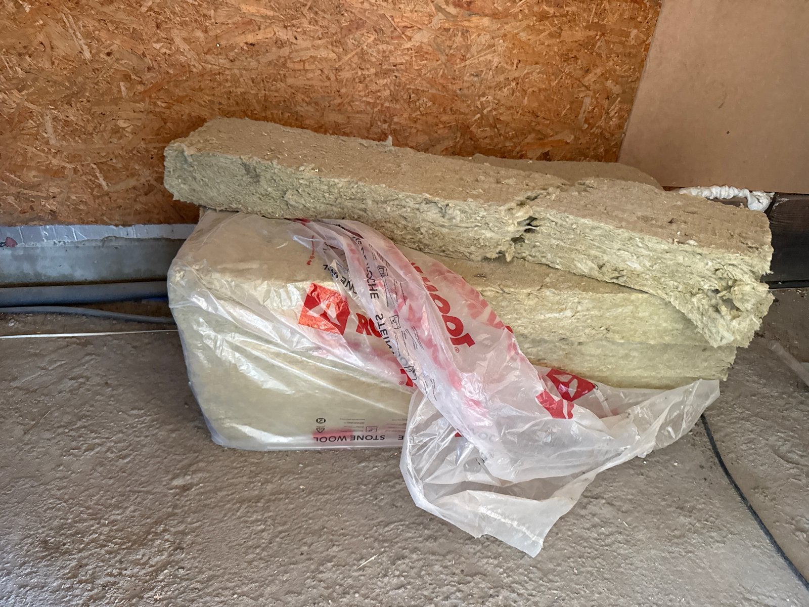 Rockwool steenwol isolatieplaten 100mm (4 hele platen), Doe-het-zelf en Verbouw, Ophalen, Steenwol, Zo goed als nieuw, Minder dan 5 m²