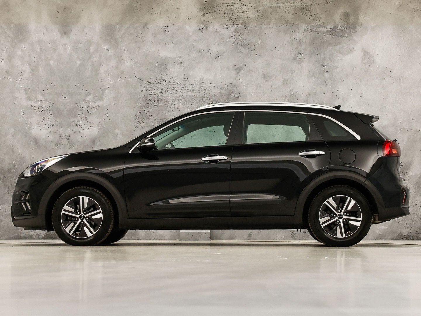 Foto 2 van Kia Niro 1.6 GDi Hybrid DynamicLine Automaat (APPLE CARPLAY,