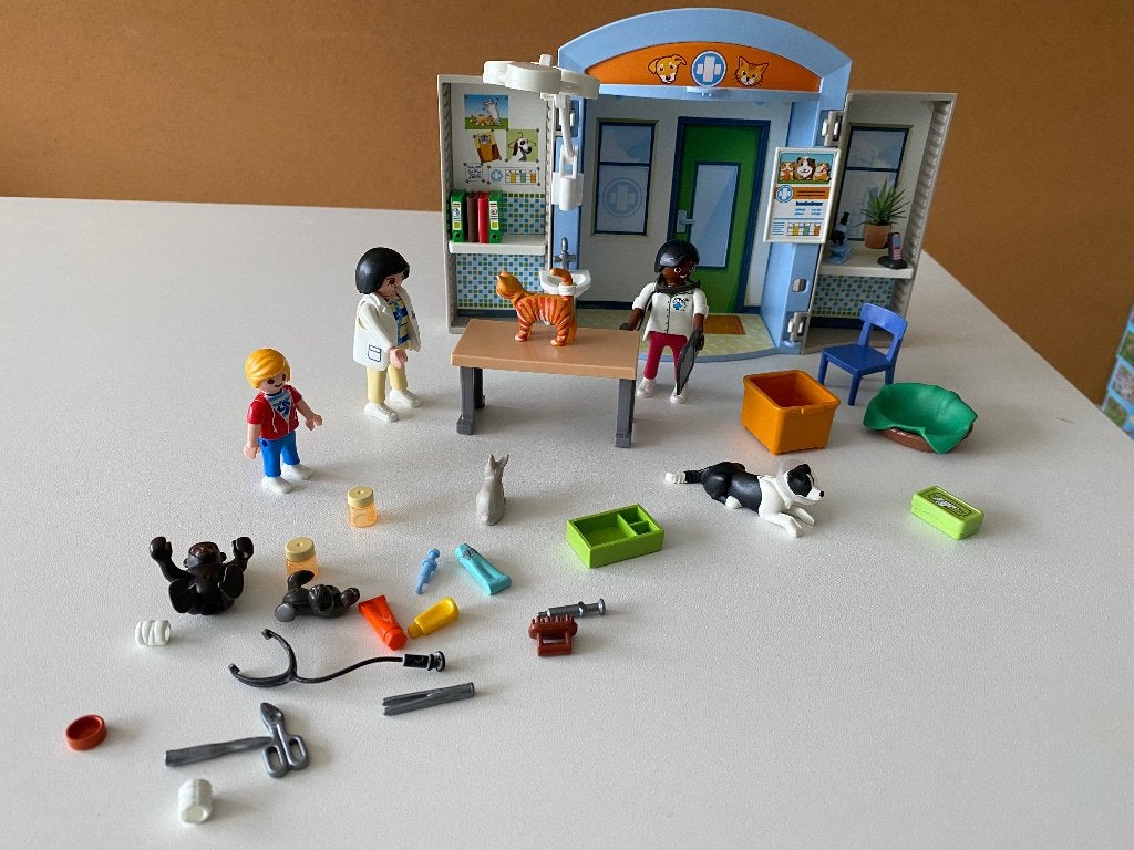 Playmobil dierenarts meeneem huisje, Ophalen of Verzenden, Zo goed als nieuw, Complete set, Gebouw
