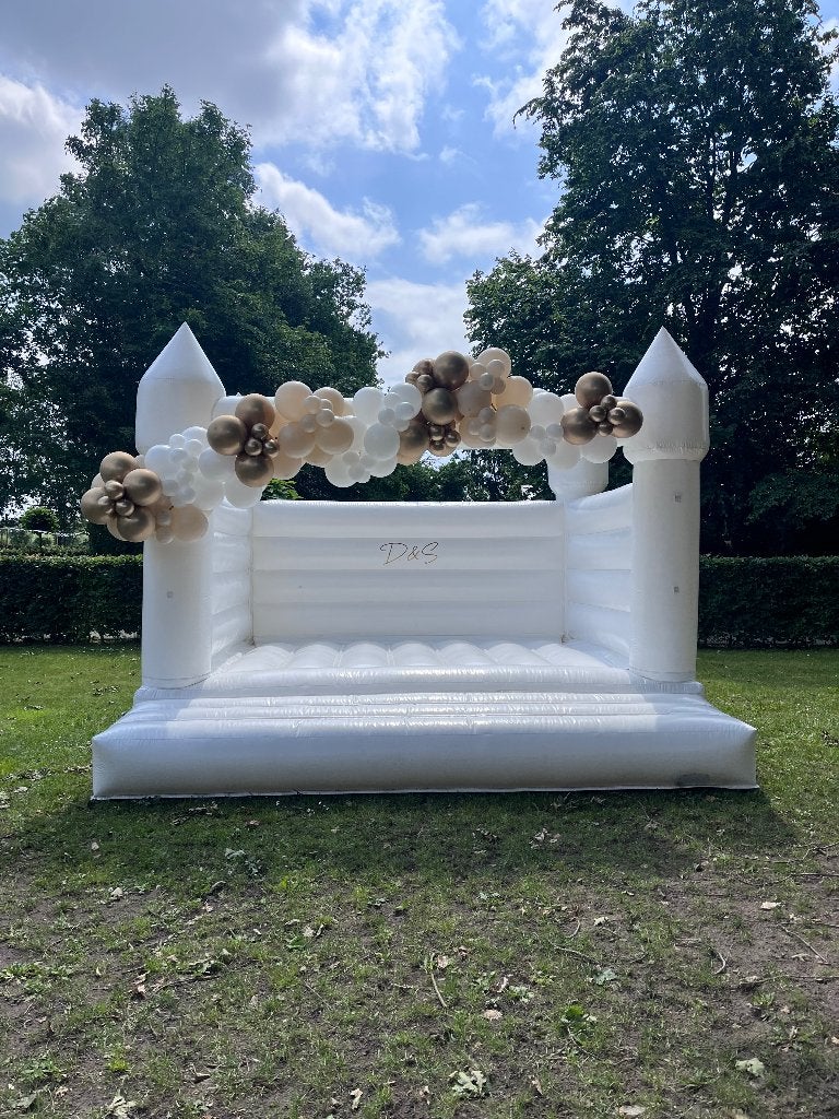 Wit springkussen huren voor bruiloft, communie en verjaardag, Ophalen of Verzenden, Zo goed als nieuw, Geboorte of Huwelijk