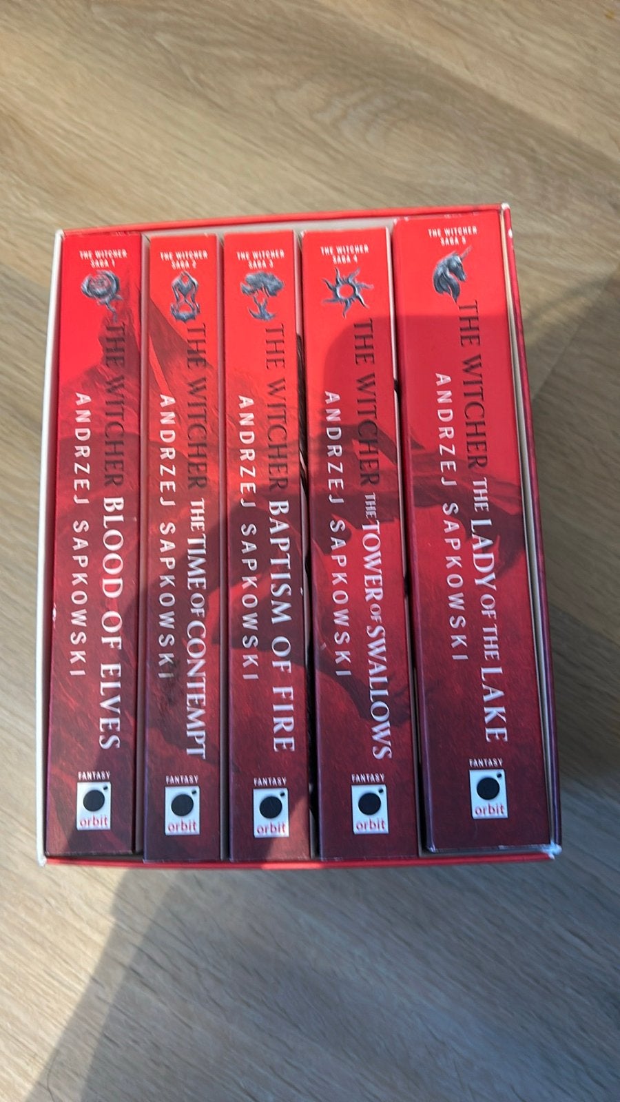 The Witcher Saga Box Set - 5 boeken van Andrzej Sapkowski, Boeken, Fantasy, Ophalen of Verzenden, Zo goed als nieuw