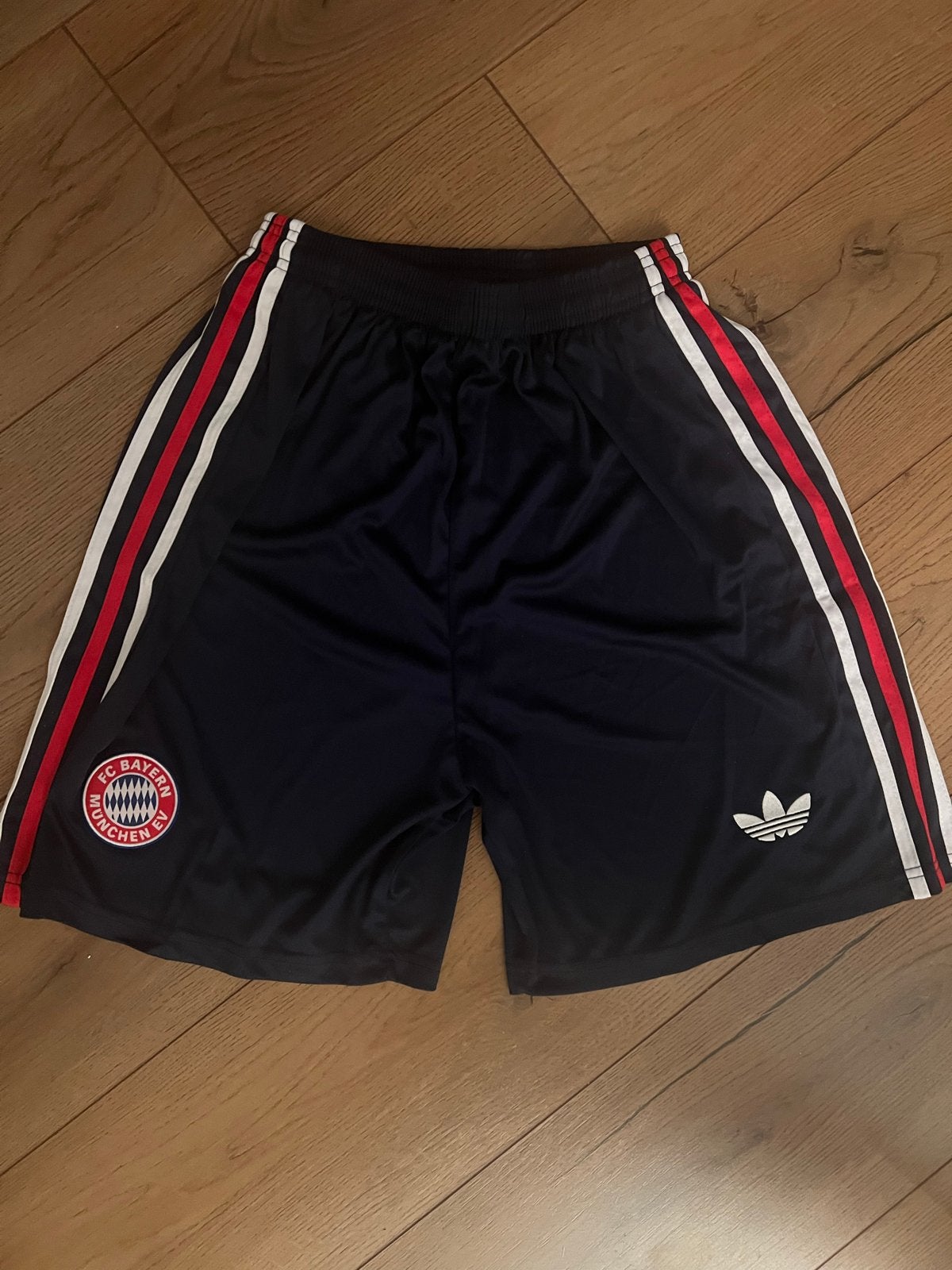 FC Bayern München Voetbalbroekje / Sportbroekje, Maat M, Ophalen of Verzenden, Nieuw, Broek