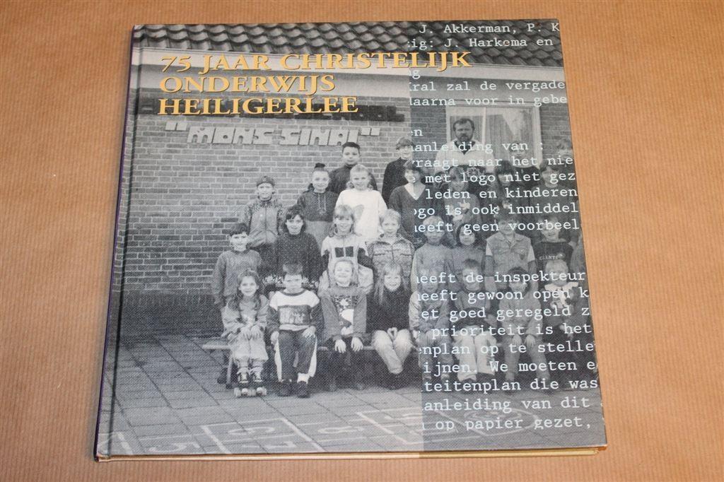 75 Jaar Christelijk Onderwijs Heiligerlee [1920-1995], Boeken, Ophalen of Verzenden, Gelezen