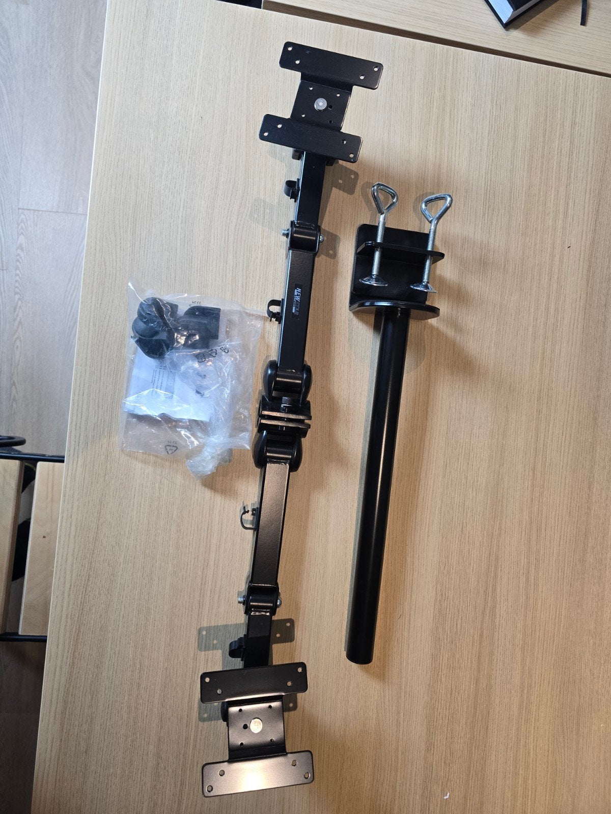 Newstar beugel voor dubbele monitor beeldscherm D960D, Computers en Software, Monitoren, Ophalen of Verzenden, Zo goed als nieuw