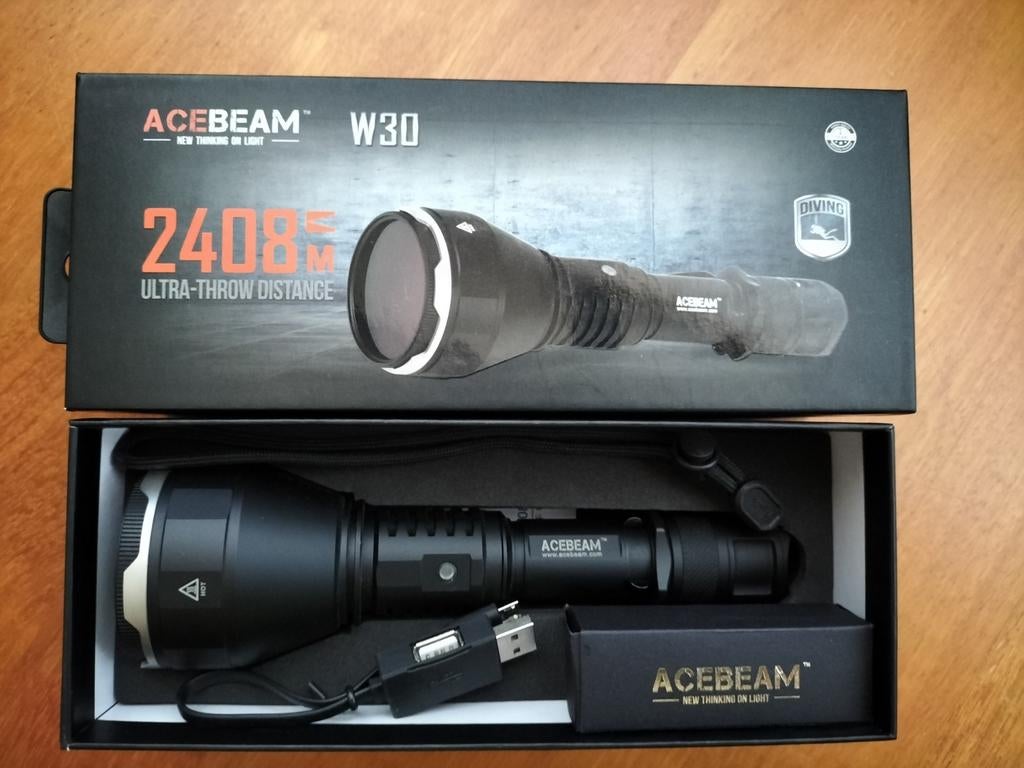 Acebeam W30 Laser Zaklamp - 2408m Ultra-Throw Afstand, Ophalen of Verzenden
