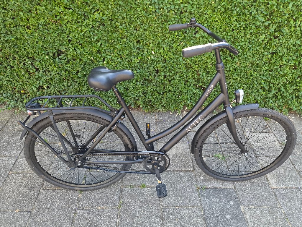 Matzwarte Altec omafiets met terugtraprem, Fietsen en Brommers, Fietsen | Dames | Omafietsen, Ophalen, Terugtraprem, 53 tot 56 cm