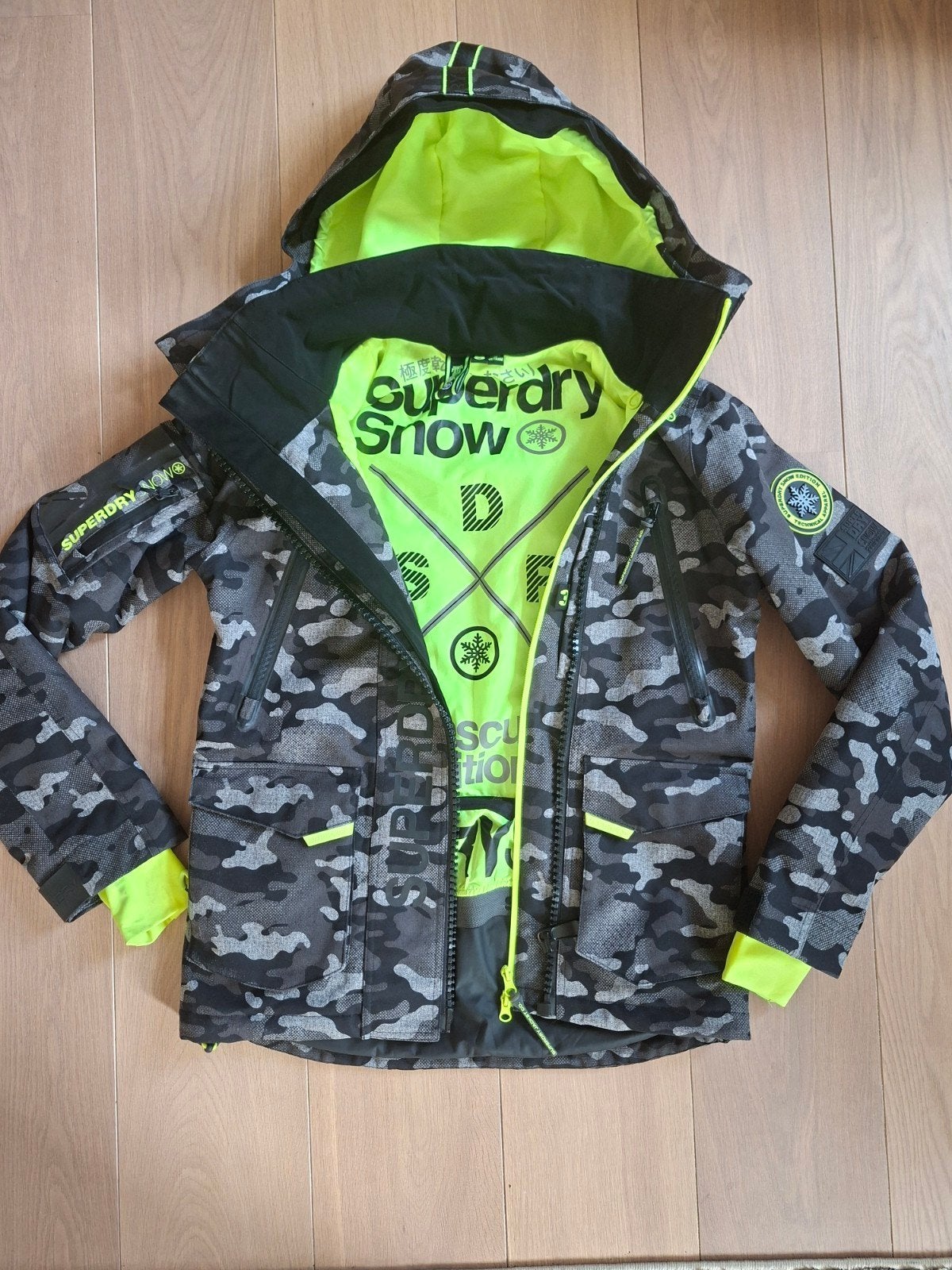 Superdry ski-jack heren S - Zo goed als nieuw, waterdicht, Ophalen of Verzenden, Zo goed als nieuw, Jack, Maat 46 (S) of kleiner