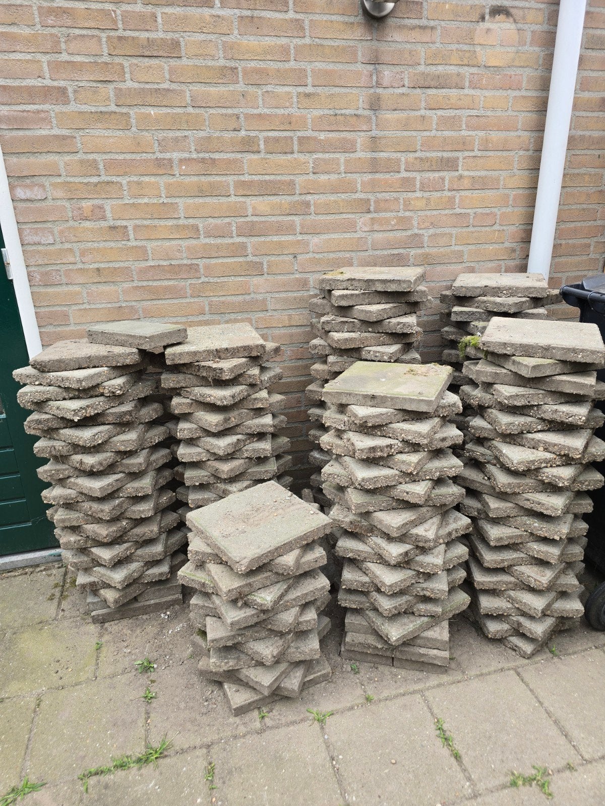 Gratis af te halen: Gebruikte terrastegels 30x30, Gebruikt, Ophalen of Verzenden, 10 m² of meer, Beton