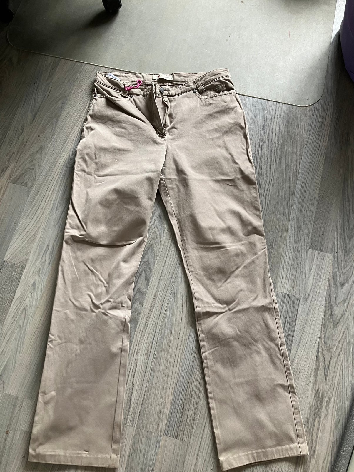 Mooie broek van Toni Dress maat 40 bijna gratis, Ophalen of Verzenden, Zo goed als nieuw, Beige