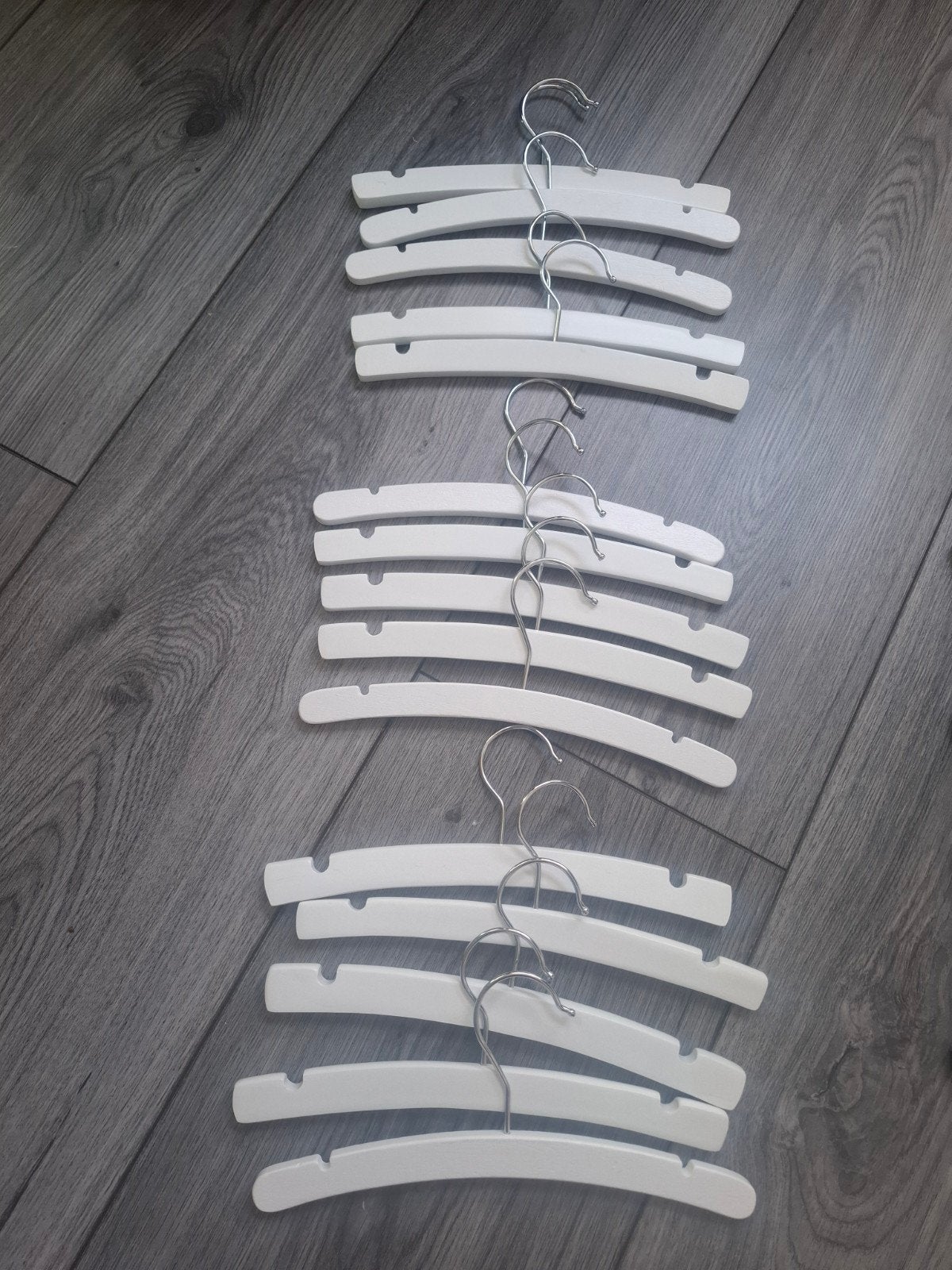 Witte houten baby kledinghangers (set van 12), Ophalen, Zo goed als nieuw, Hout, Kinderen