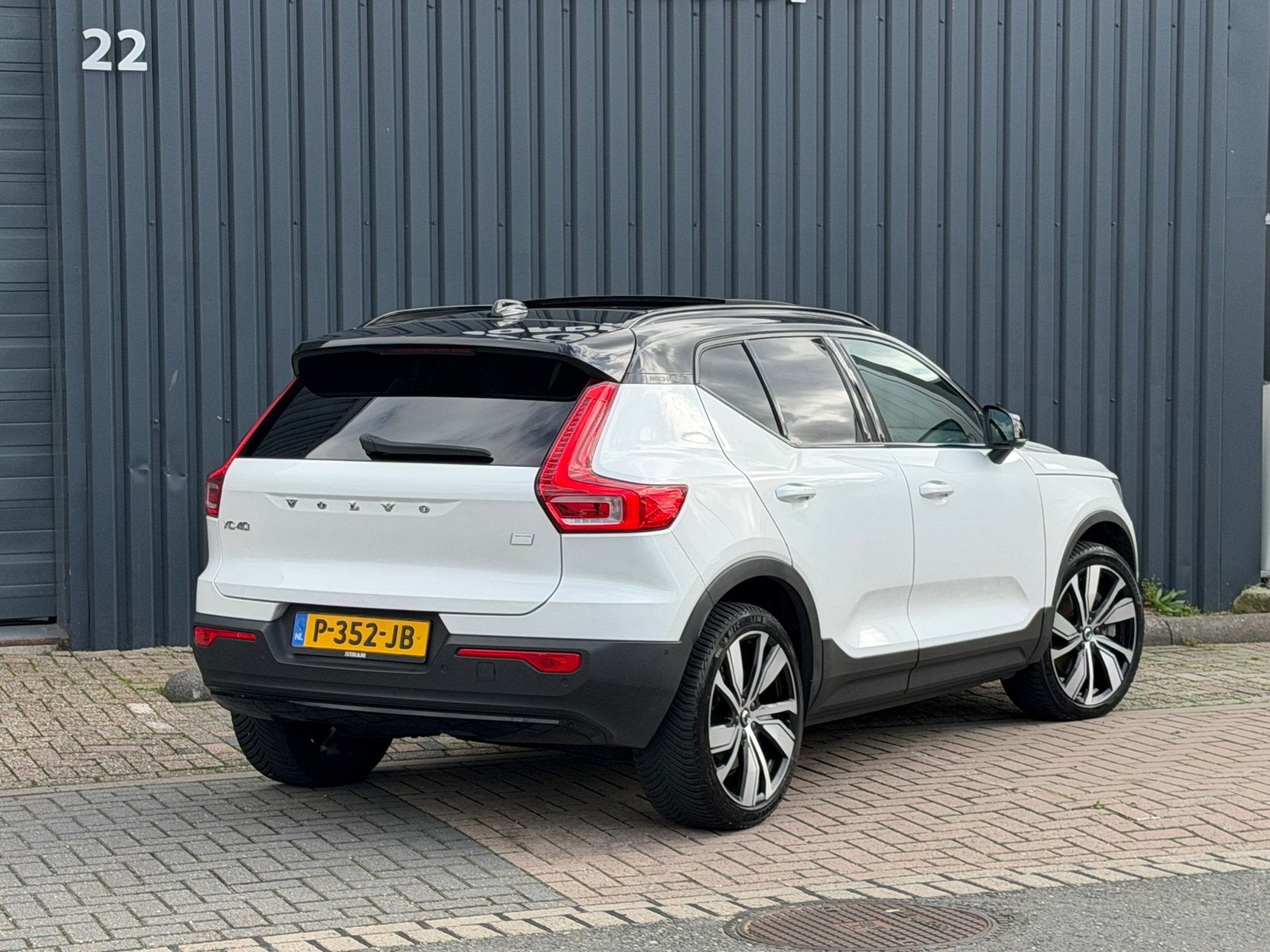 Volvo XC40 Recharge Pro|Soh 92%|Pano|360cam|ACC|HK|Dealer On, Dealer onderhouden, Verwarmde buitenspiegels, Gebruikt, 422 km