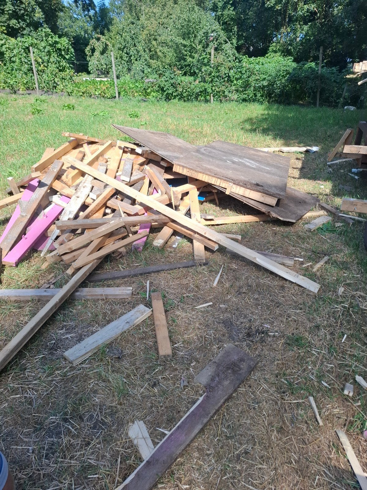 Gratis brandhout met schroeven, Minder dan 3 m³, Ophalen of Verzenden, Overige houtsoorten, Blokken