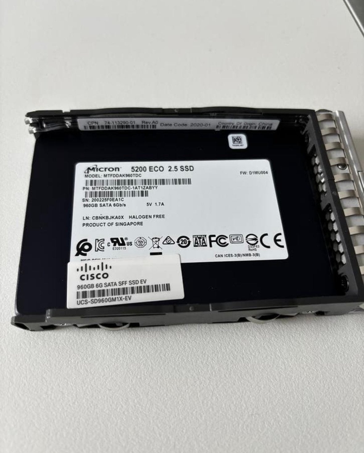 Micron 5200 CISCO Enterprise 2.5 SSD - 960GB SATA, Ophalen, Intern, Gebruikt, Server