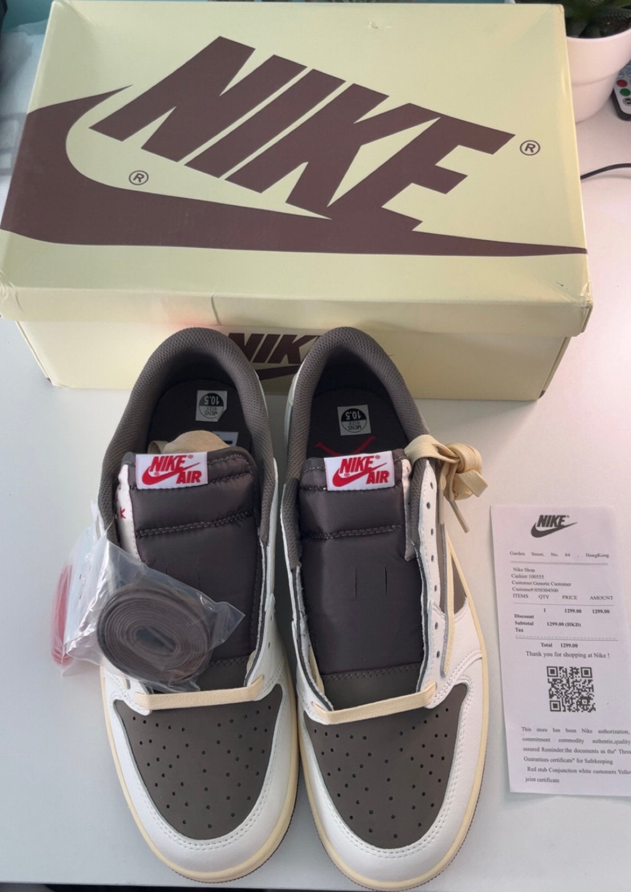Travis scott x jordan, Kleding | Heren, Schoenen, Ophalen of Verzenden, Zo goed als nieuw, Bruin, Sneakers of Gympen
