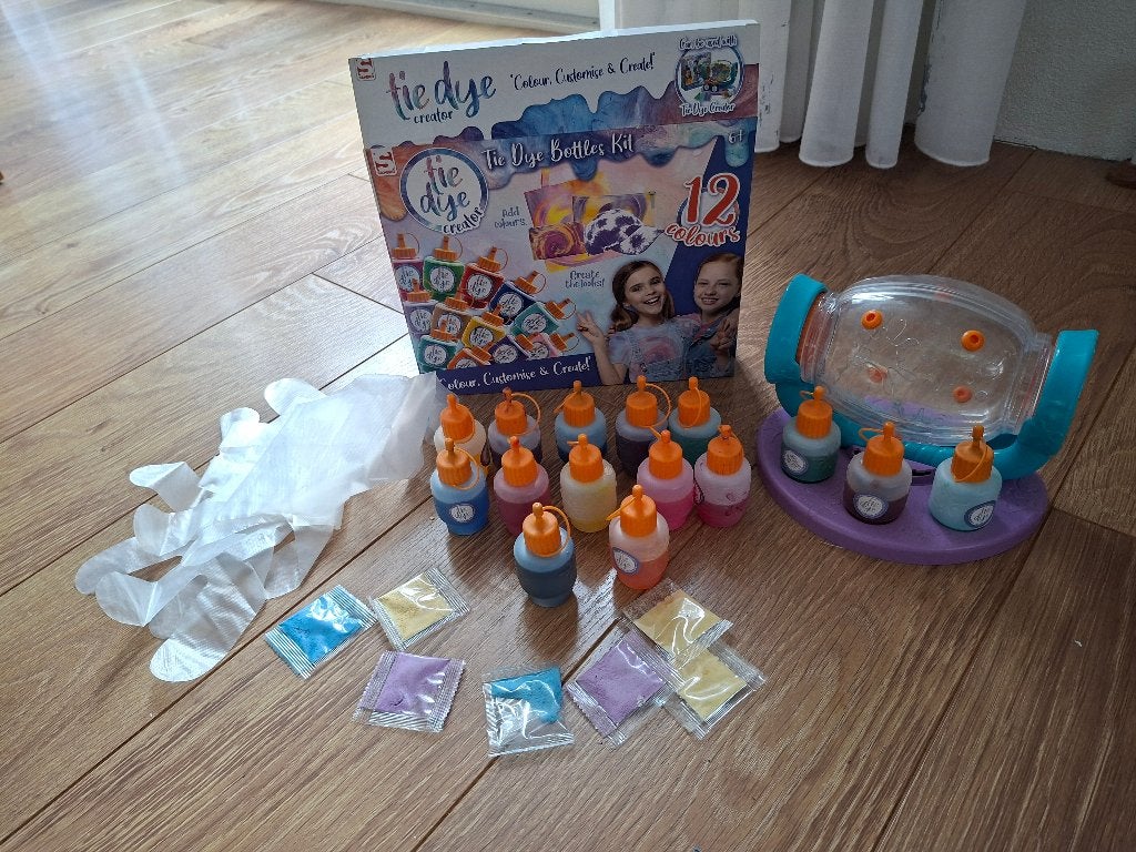 Tye Dye kit met extra verf, Ophalen of Verzenden, Gebruikt, Knutselen