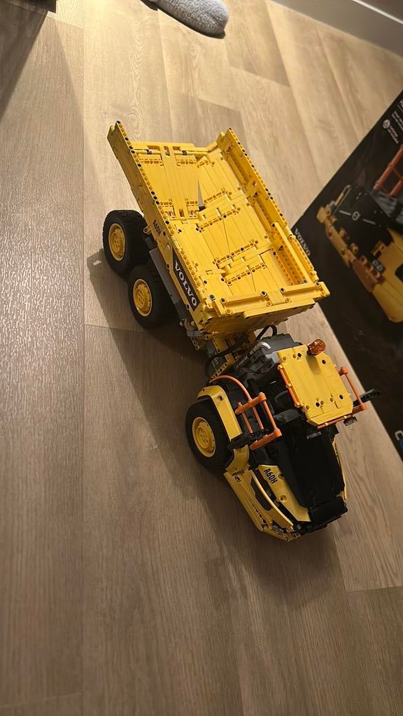 LEGO Technic Volvo Wiellader L350F (42030), Ophalen of Verzenden, Zo goed als nieuw