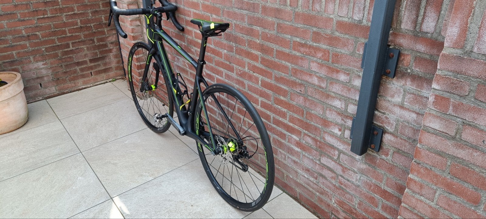 Zeer goede en mooie racefiets, frame maat 53, Carbon, Zo goed als nieuw, Meer dan 20 versnellingen, Schijfrem