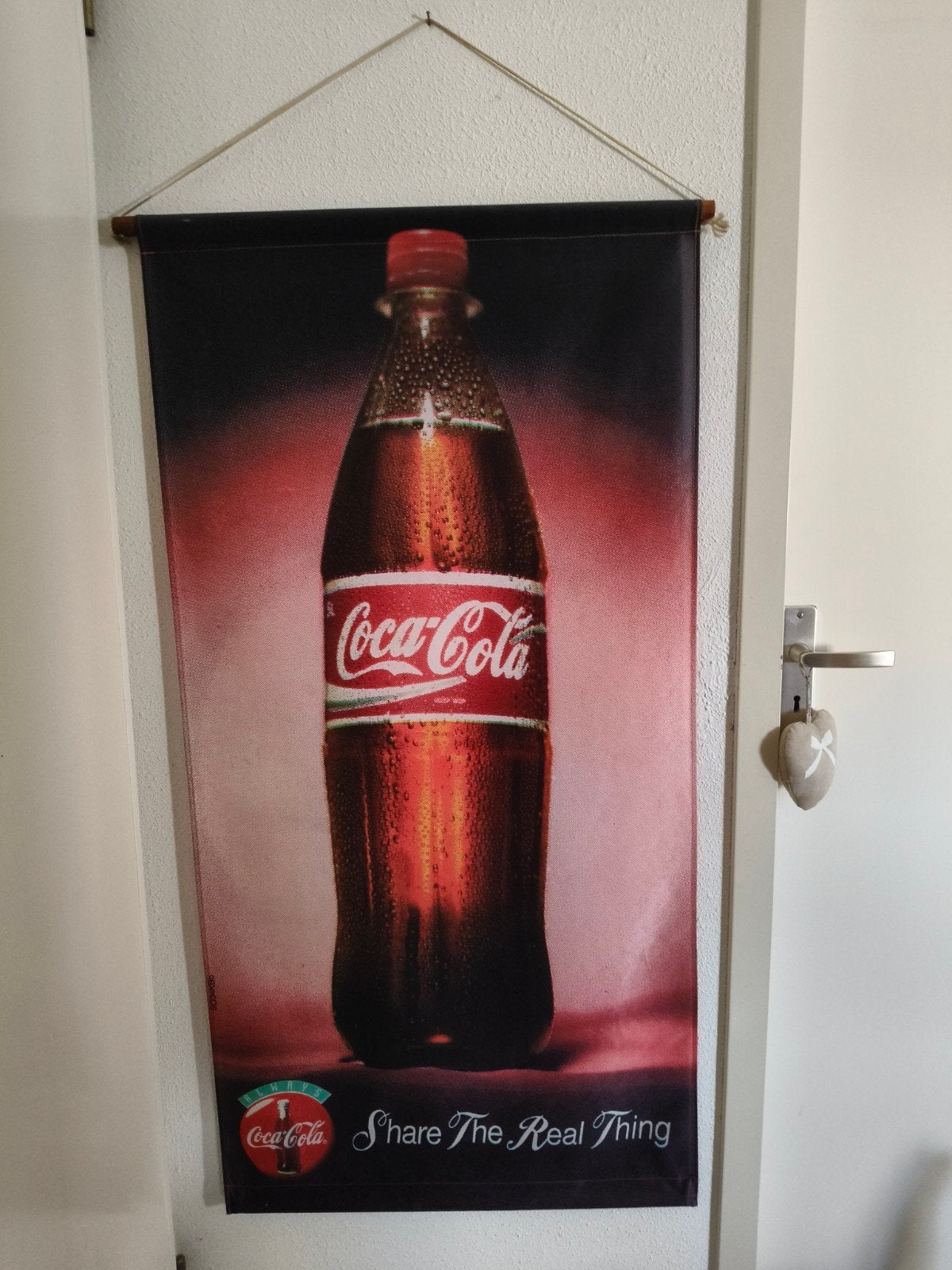 Coca-Cola wandkleed / spandoek - Share The Real Thing, Verzamelen, Merken en Reclamevoorwerpen, Ophalen of Verzenden, Zo goed als nieuw