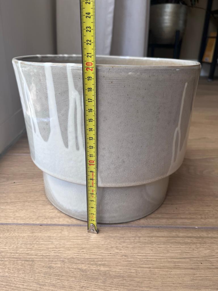 bloempot zara home, grijs/wit, 20 cm hoog, 25 tot 40 cm, Rond, Binnen, Ophalen of Verzenden