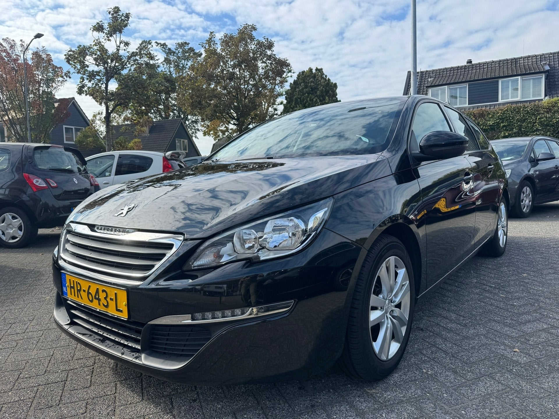 Peugeot 308 SW 1.6 BlueHDI Blue Lease PackApk 28/3/27,Airco,, Voorwielaandrijving, Gebruikt, 4 cilinders, Zwart