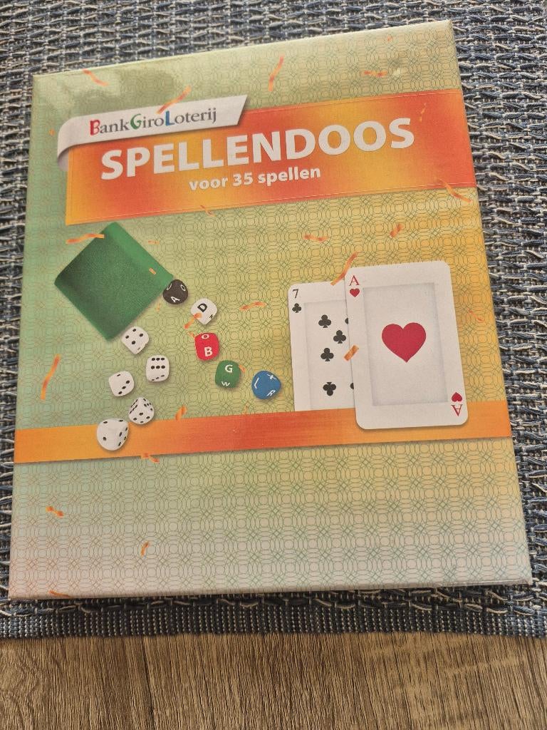 Spel Met 35 Spellen Nieuw In De Doos, Hobby en Vrije tijd, Gezelschapsspellen | Bordspellen, Bank giro loterij, Nieuw, Ophalen of Verzenden