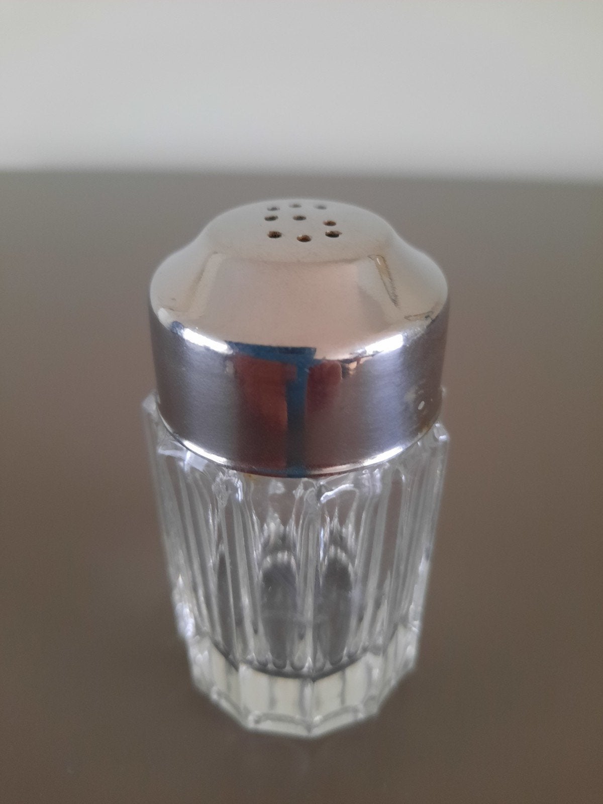 Zoutvaatje zoutstrooier zoutpotje 7,5 cm hoog, Ophalen of Verzenden, Glas, Overige stijlen, Kop(pen) en/of Schotel(s)
