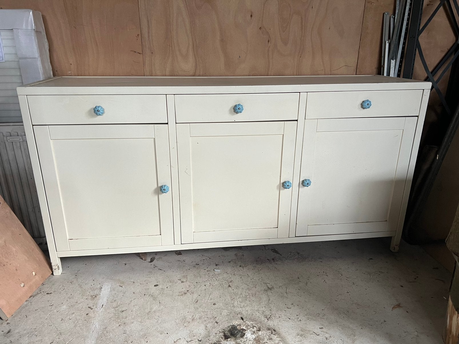 Zware stevige witte creme kleurige kast dressoir, Ophalen, Gebruikt, 25 tot 50 cm