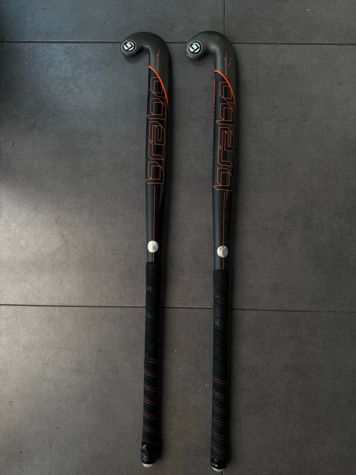 Brabo hockeysticks 36,5 (2 stuks) - Zo goed als nieuw, Sport en Fitness, Hockey, Ophalen of Verzenden, Zo goed als nieuw, Stick