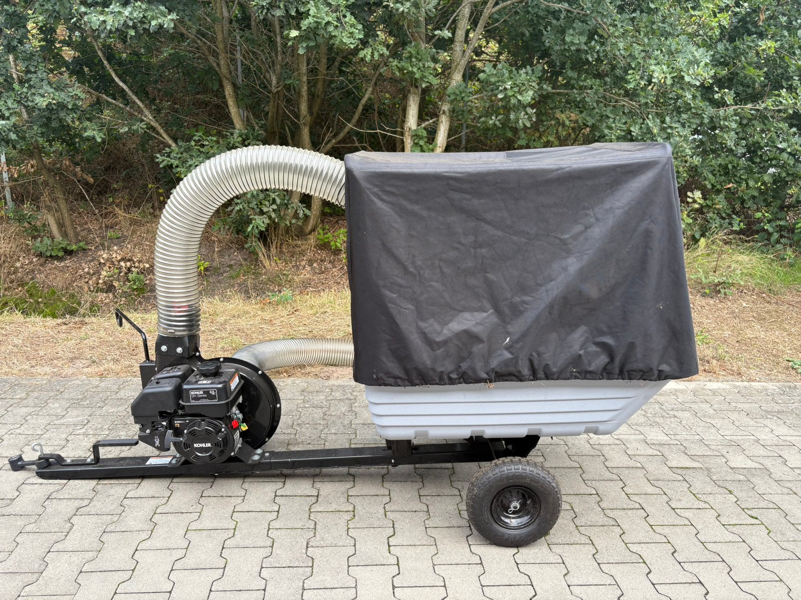 Getrokken Bladzuiger Tuinzuiger Yard Commander, Ophalen, Zo goed als nieuw, Benzine