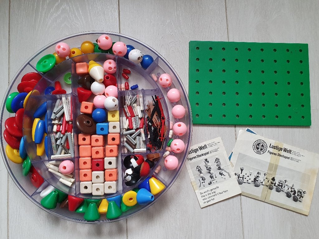Vintage doos vol poppetjes, figuurtjes en bouwstenen, Ophalen of Verzenden, Gebruikt, Bouwen