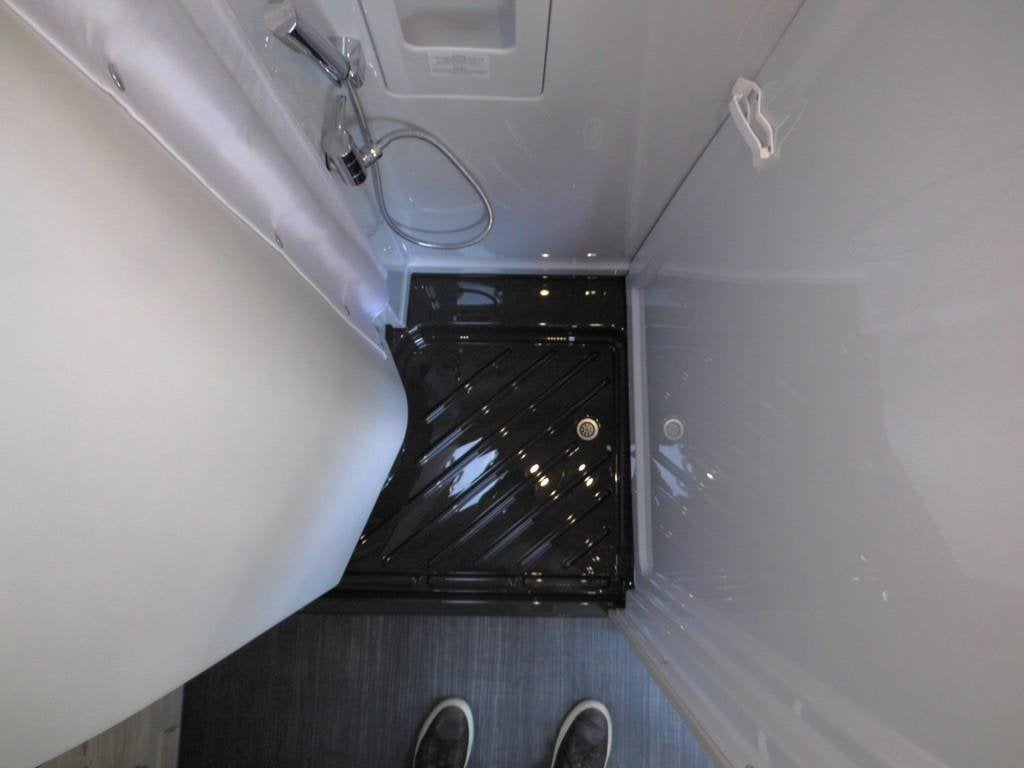 Foto 18 van Dethleffs Globetrail 600DS 14430,=VOORDEEL COMPLEET ALL INCL