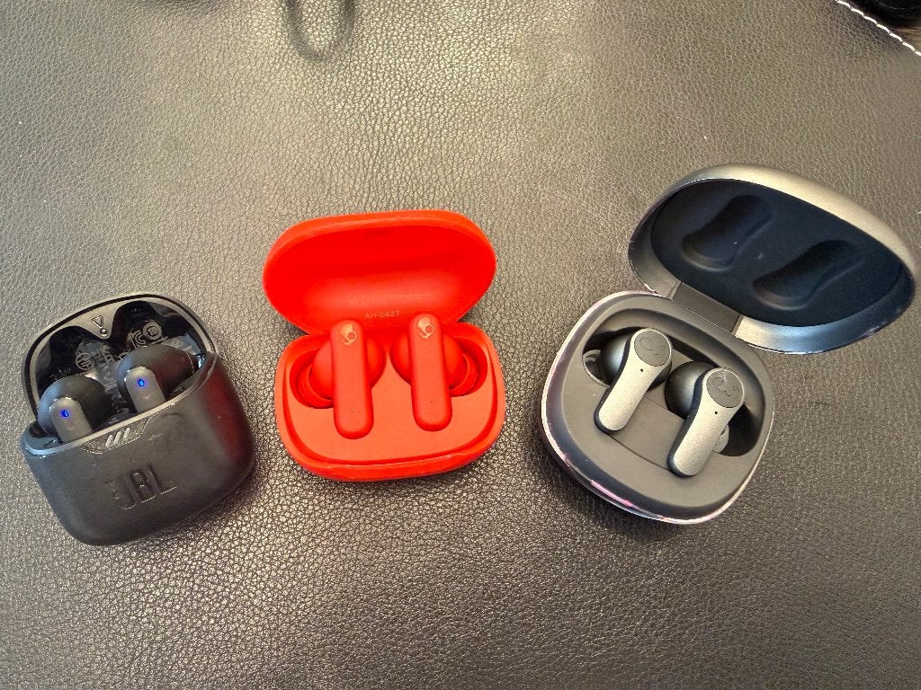 3pc wireless earbuds - JBL, Skullcandy, Fresh'n'Rebel, Gebruikt, Ophalen of Verzenden, JBL, In oorschelp (earbud)