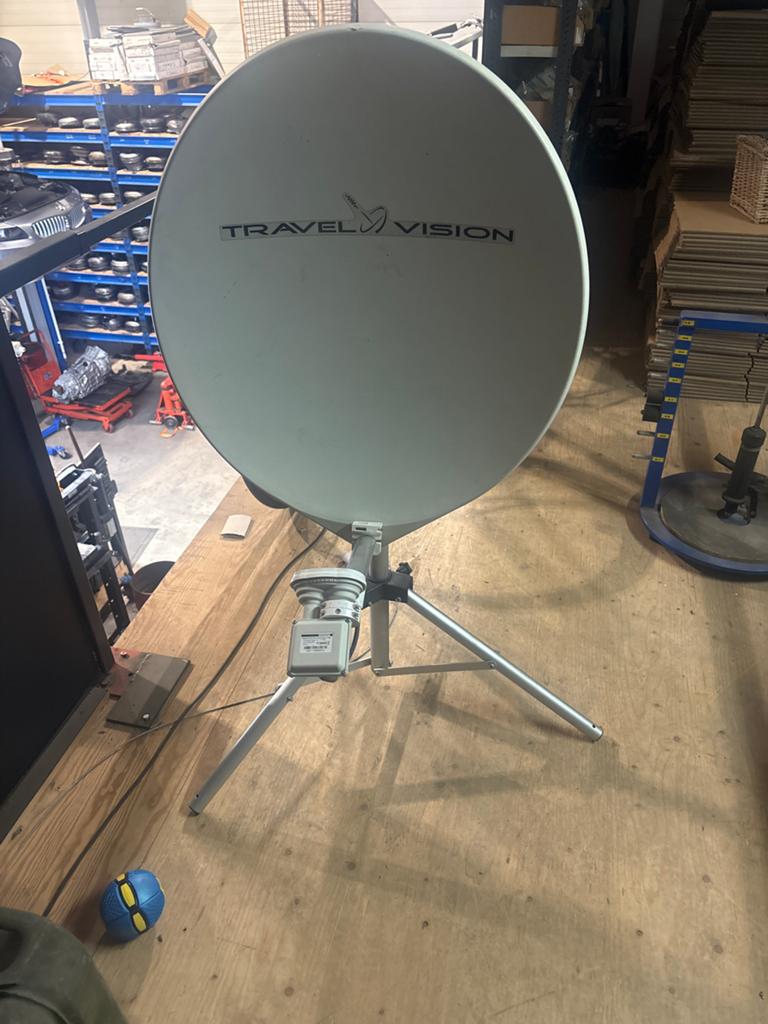 Volledig Automatische Schotelantenne Travel Vision, Ophalen, Gebruikt, (Schotel)antenne, Overige merken