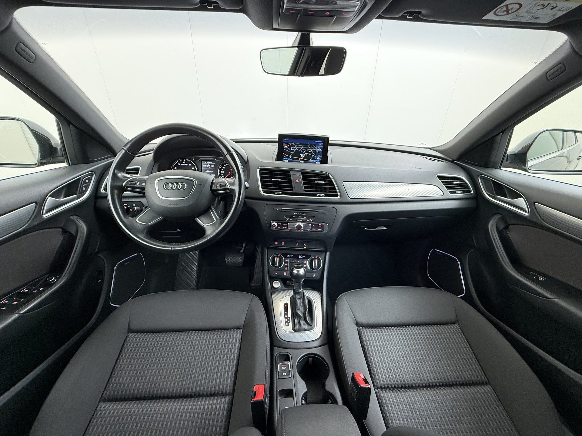 Audi Q3 1.4T 150PK AUT-6 Sport S Line Trekhaak Stoelverwarmi, 4 cilinders, 150 pk, Verwarmde buitenspiegels, Zwart