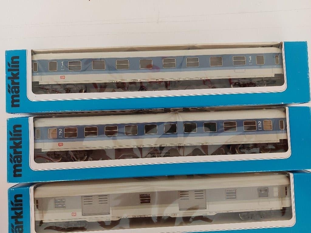 3 Marklin Personenwagons van de DB, Hobby en Vrije tijd, Modeltreinen | H0, Wisselstroom, Ophalen of Verzenden, Märklin, Nieuw