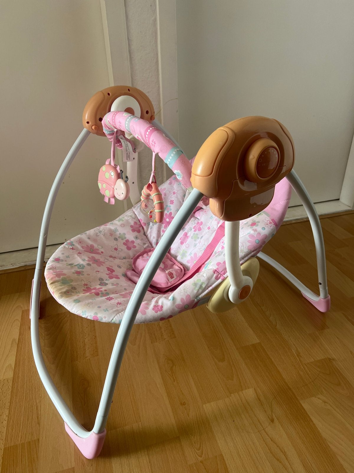 Elektrische baby schommelwieg - Inklapbaar & Gratis, Kinderen en Baby's, Ophalen, Gebruikt