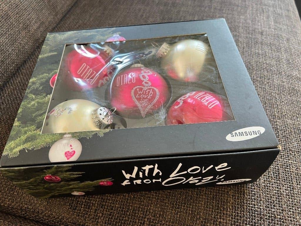 5 Otazu kerstballen /roze en witte designer kerstbal Samsung, Diversen, Ophalen of Verzenden, Zo goed als nieuw