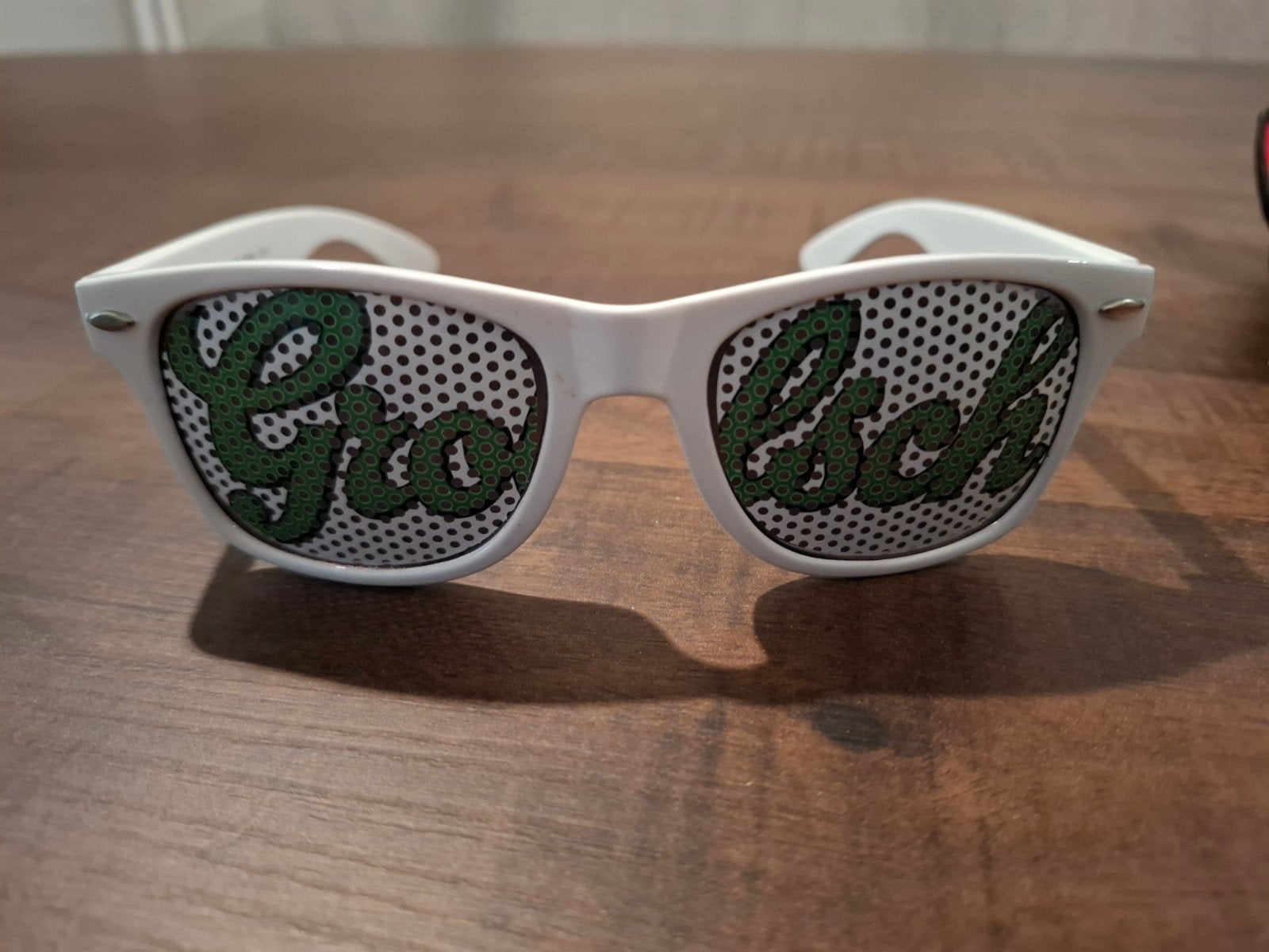Grolsch Zonnebril Wit - Feestbril, Ophalen of Verzenden, Nieuw, Overige merken