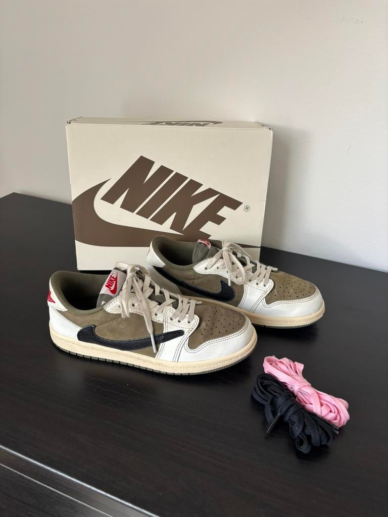 Nike Air Jordan 1 Low Travis Scott Medium Olivemaat 34, Ophalen, Zo goed als nieuw, Jongen of Meisje, Schoenen